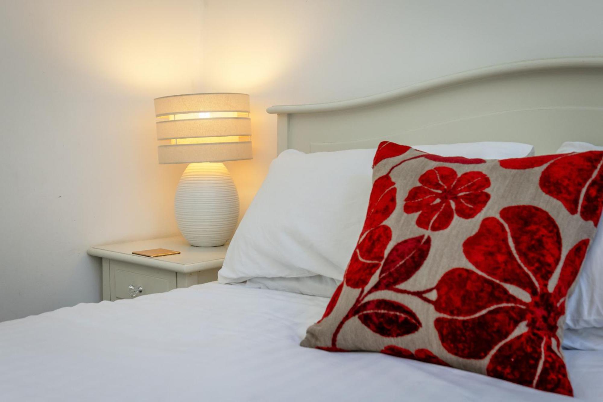 Traditional 3 Bedroom Quiet Duplex Flat By High St, Trams And Buses - Just 1-5 Miles To Centre Edinburgh Exterior photo