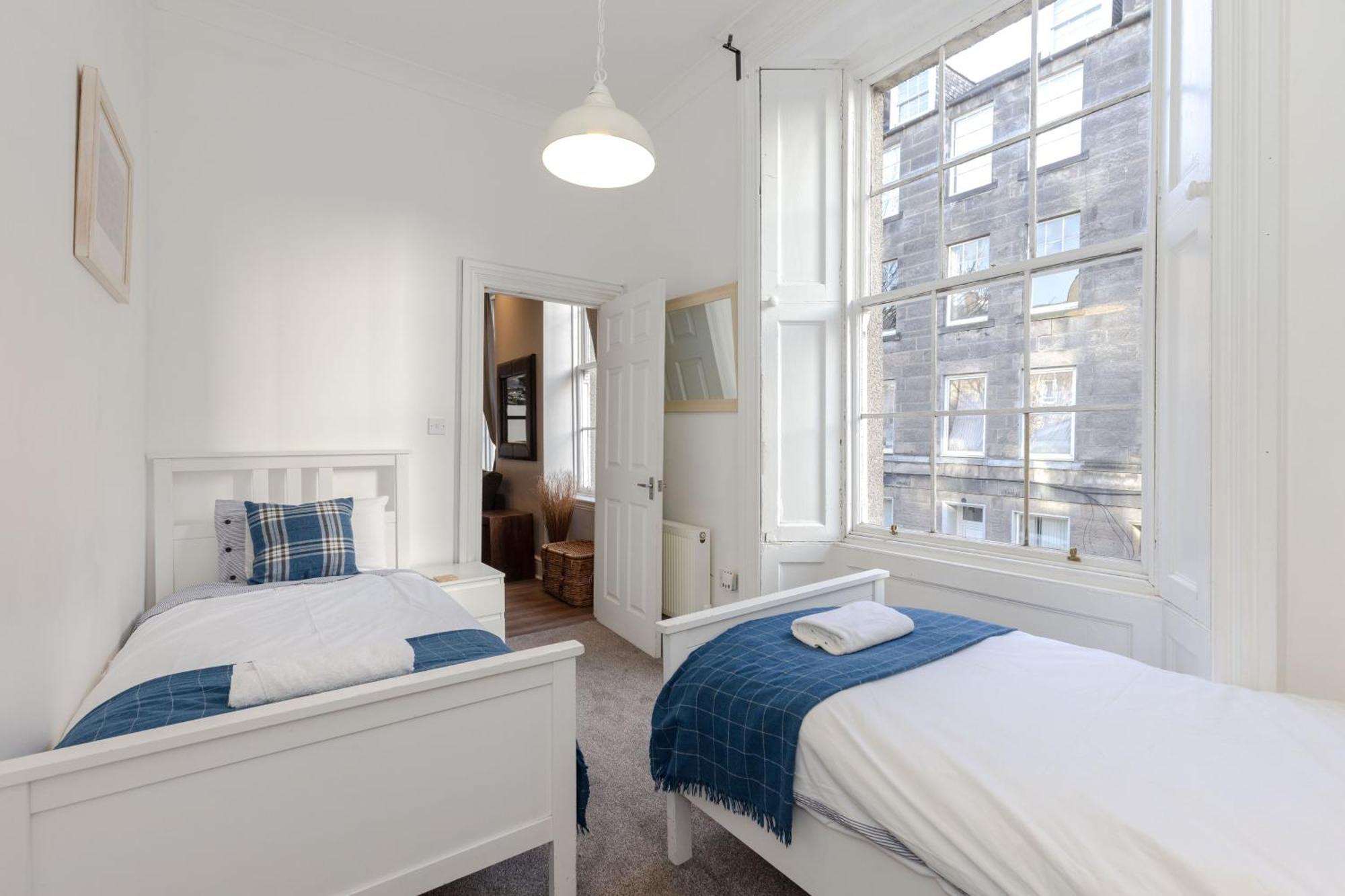 Traditional 3 Bedroom Quiet Duplex Flat By High St, Trams And Buses - Just 1-5 Miles To Centre Edinburgh Exterior photo