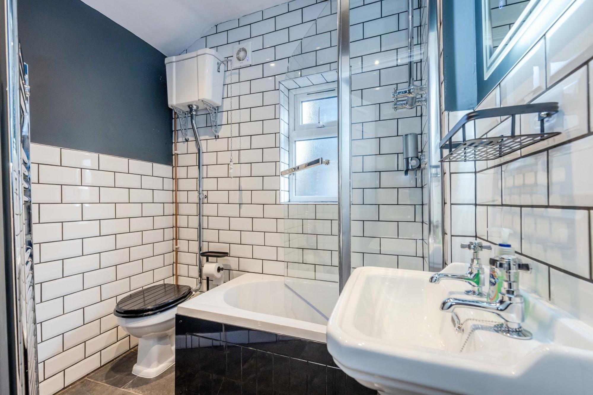 Traditional 3 Bedroom Quiet Duplex Flat By High St, Trams And Buses - Just 1-5 Miles To Centre Edinburgh Exterior photo