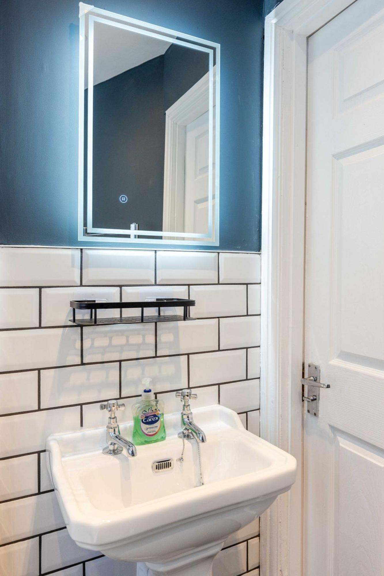 Traditional 3 Bedroom Quiet Duplex Flat By High St, Trams And Buses - Just 1-5 Miles To Centre Edinburgh Exterior photo